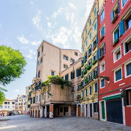 ティントレット ホテル 3*