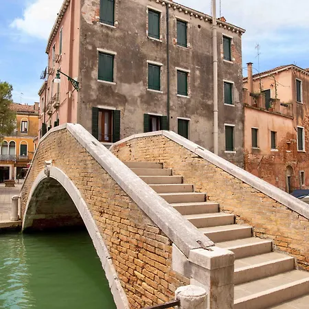 ティントレット ホテル